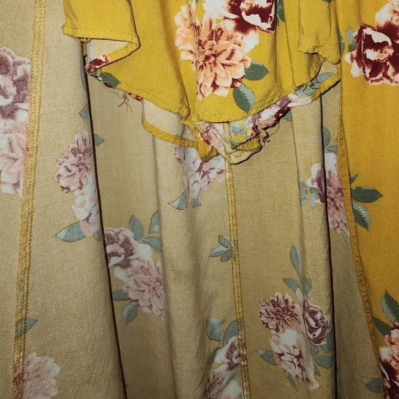 🌻🌻Rue 21 Yellow Floral Romper Jumpsuit, Medium - Picture 4 of 8